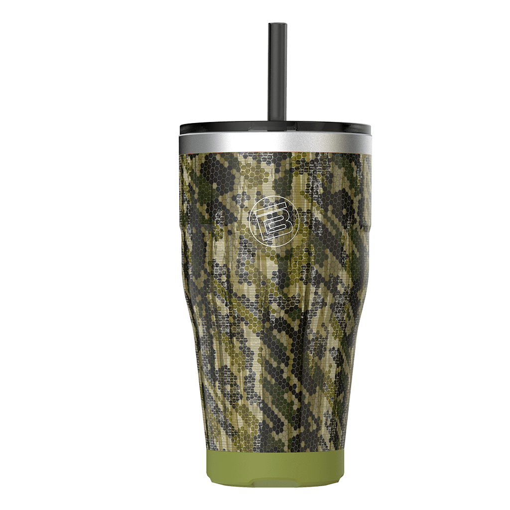 A detailed image of the MAGNETumbler 32oz with Lid Verge Camo, showing its design and key features.