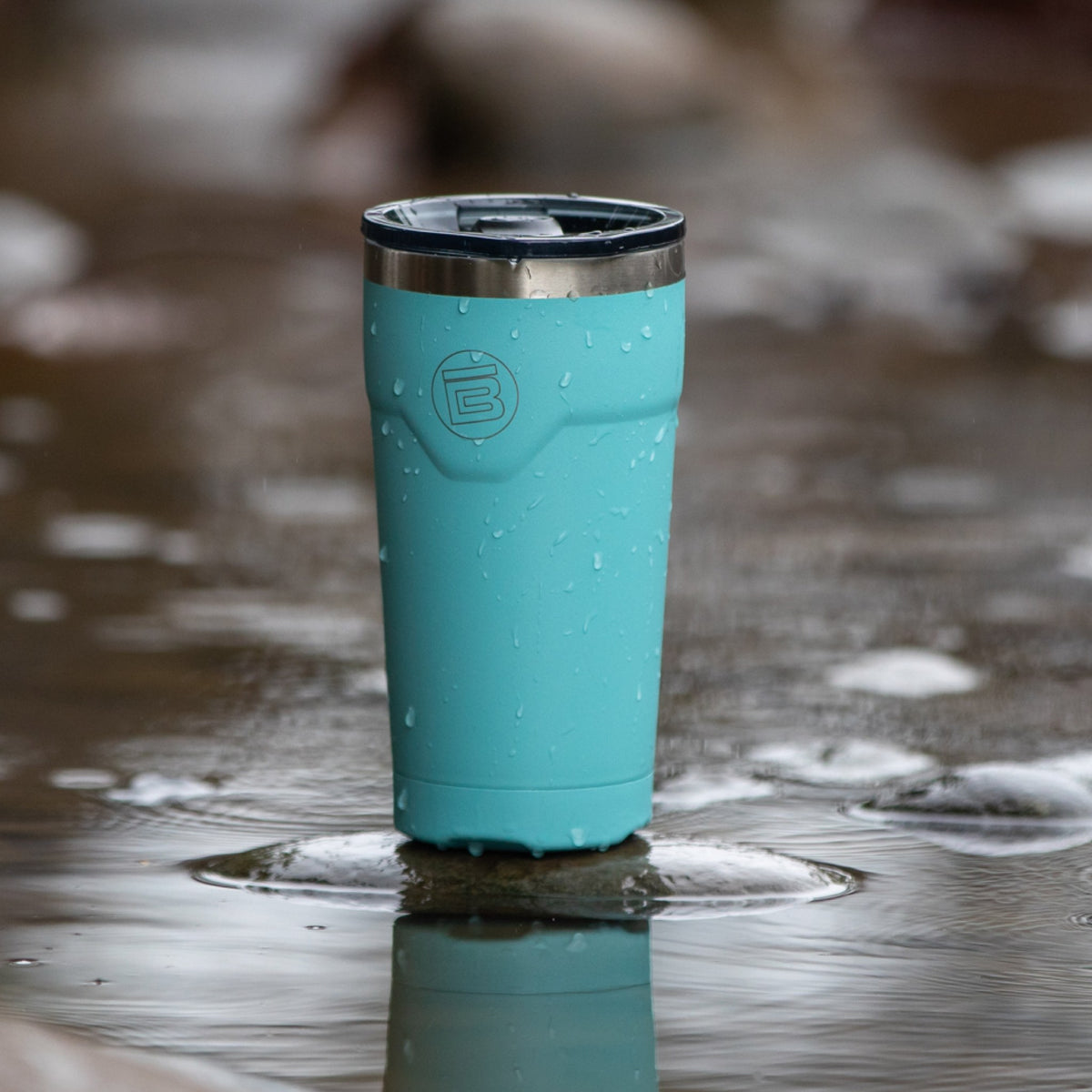 A detailed image of the MAGNETumbler 20oz with Lid Seafoam, showing its design and key features.
